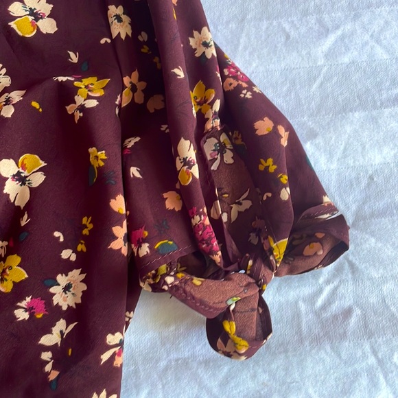 floral top - Picture 3 of 3